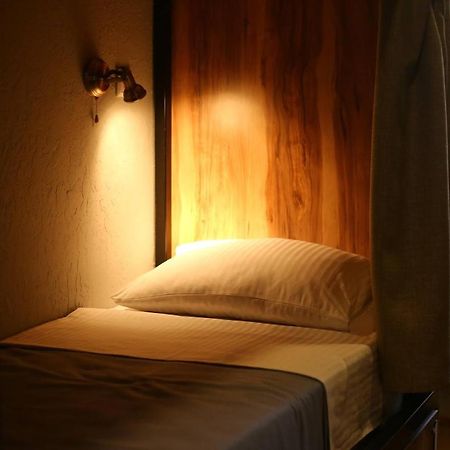 Hostel Nomad Tbilisi Exteriör bild