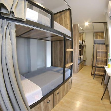 Hostel Nomad Tbilisi Exteriör bild
