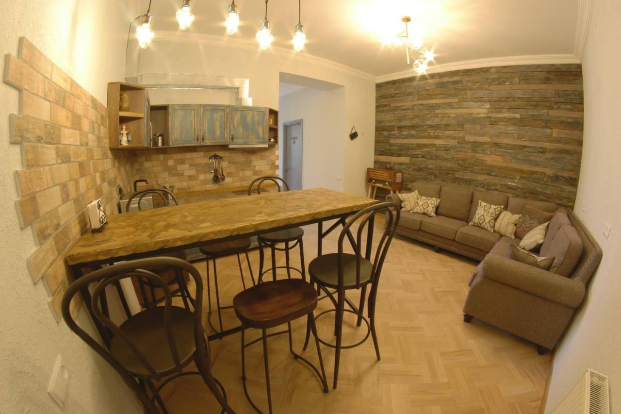 Hostel Nomad Tbilisi Exteriör bild