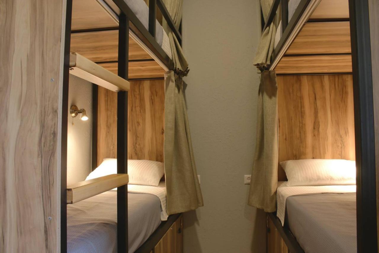 Hostel Nomad Tbilisi Exteriör bild