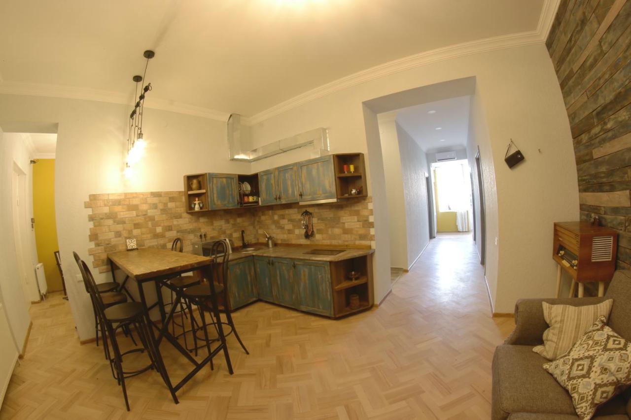 Hostel Nomad Tbilisi Exteriör bild