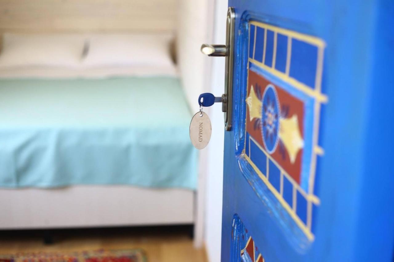 Hostel Nomad Tbilisi Exteriör bild