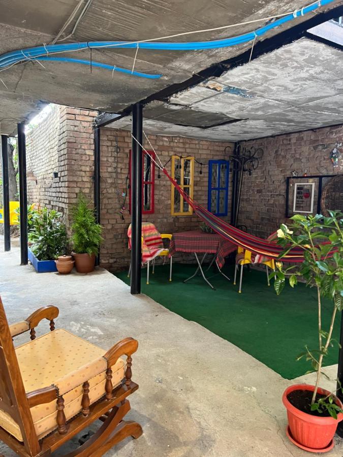 Hostel Nomad Tbilisi Exteriör bild