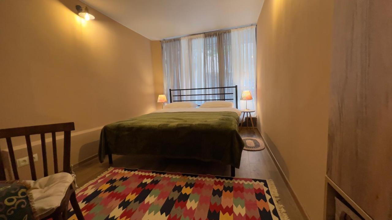 Hostel Nomad Tbilisi Exteriör bild