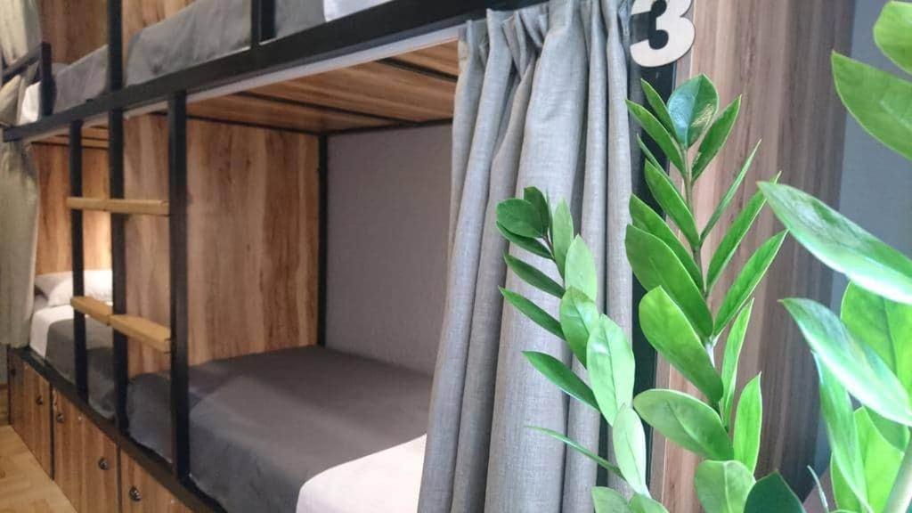 Hostel Nomad Tbilisi Exteriör bild