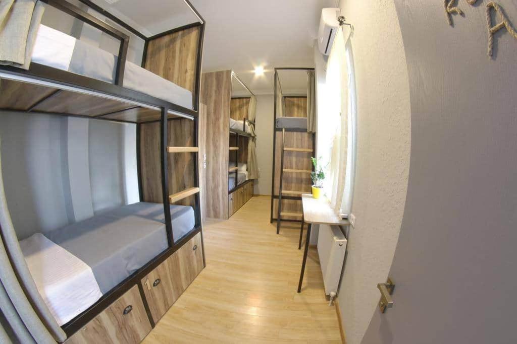 Hostel Nomad Tbilisi Exteriör bild